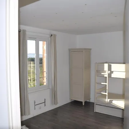 Le Des Cinq Cepages Frejus